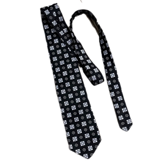 Royal Classic for Tom James Silk Tie Black Silver Tall  64”X 4” - Picture 3 of 9